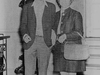 Carlos Salcedo y su madre