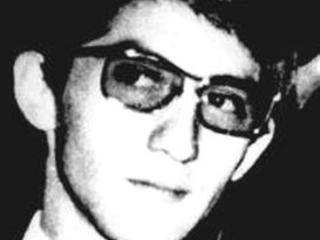 Álvaro Vallejos con lentes
